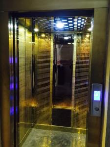 بازسازی آسانسور قدیمی